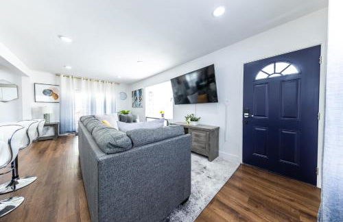 8 Beds Home with 4 Car Parking Space - Near DTLB - Foto 2