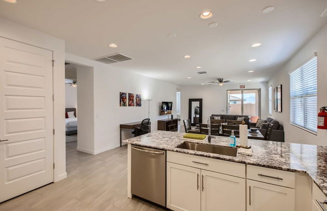 NEW Awesome Phoenix Monthly 5BR - Foto 13