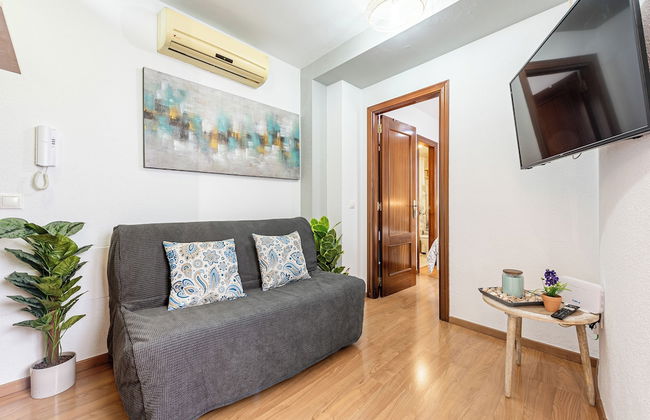 Skysea Malaga Centro frente al Rio - Photo 26