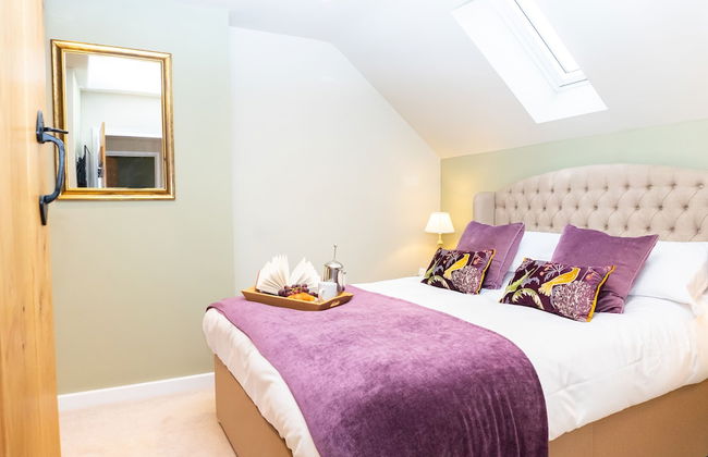 The Patches - Photo 3