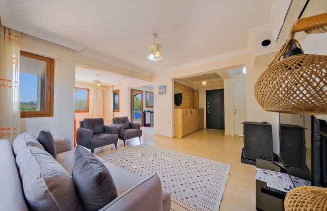 Talia deniz manzaralı 4 odalı lüks Villa - Foto 18