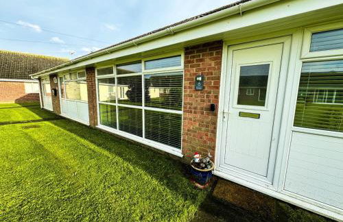 Dog Friendly Kessingland Chalet | Coastal Retreat - Photo 4