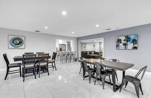 Stunning 4 Bedrooms House with Pool 6 minutes to the Ocean - Foto 57