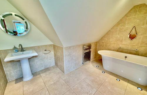 Serene Retreat - Hot Tub - Pool Table - Close to New Forest and Bournemouth Beach - Sleeps 12 - Foto 33