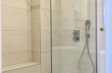 T3 FRONT de mer dernier étage vue mer Petit havre de paix pour vos vacances Emplacement unique vue mer panoramique à 180 degrés pour ce T3 en face de la plage front de mer vue sur les iles 5 et dernier étage avec ascenseur - Foto 24