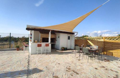 Kuća za odmor M&J s grijanim bazenom - Photo 69