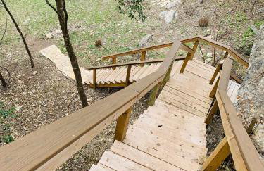 VINTAGE RIVER CAMP CABIN! PRIVATE RIVER ACCESs! - Foto 15