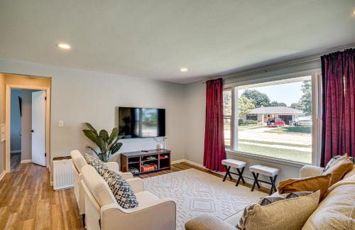 Large Backyard, Walk to Hospital Sheboygan Abode! - Photo 8