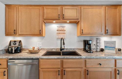 Beachside Condo Downtown with Lake Michigan Views - Foto 22