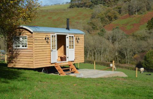 Snug Oak Hut with a view on a Welsh Hill Farm - Photo 1