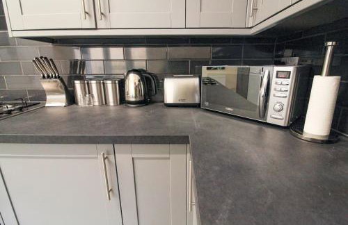 Cosy Modern 3 Bedroom House in Bradford City - Foto 37