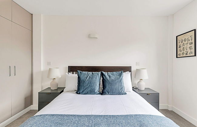 Sunny 2-bed Gem in Chiswick - Foto 2