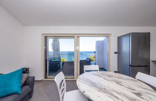 Seaview Apartment - Photo 6