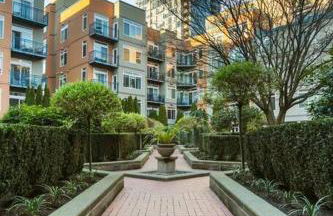 Corner Unit in the middle of it all - 99 Walkscore - Foto 50