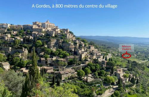 In Gordes, facing the entire Luberon Park a beautiful 5 bedrooms house - Photo 42