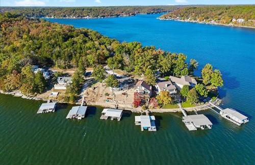 Grand Getaway with Private Dock near Coconuts - Foto 17