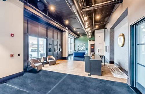 Nashville Oasis at The Muse Modern 2BR with Balcony Rooftop Views - Foto 19