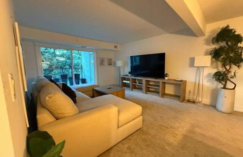 Sharon Green apartments by FantasticStay - Photo 10