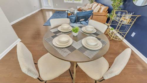 3BR Townhouse King Bed Garage Near NC State - Foto 3