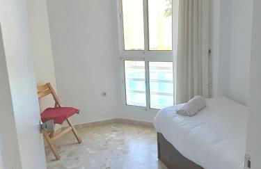 Front beach and swimmingpool in Benalmadena Costa - Photo 12