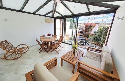 L'échappée authentique- Maison centre-ville- véranda climatisée-jardin - Photo 15