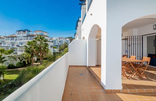 2044-Groundfloor with huge terrace and pools - Foto 5