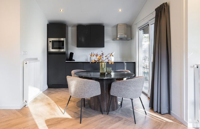 Lodge in Netherlands With Furnished Terrace - Photo 11