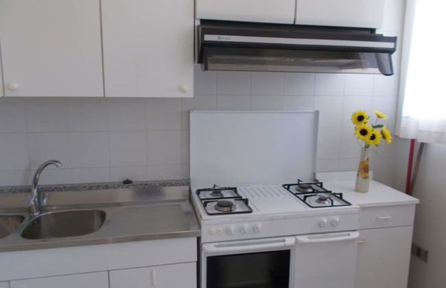 Comfortable Apartment Near the Beach - Photo 13