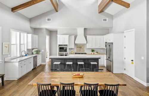 Luxurious, Modern Farmhouse in Wine Country - Foto 42