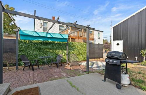 Hot Tub & Firepit Just Mins From Dwntwn Arena GU - Foto 13