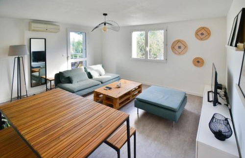 Bruyères with deck and private parking - Photo 13