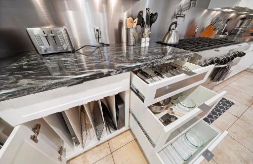 Nr Galleria & Med Center Hot Tub Games WiFi - Foto 16