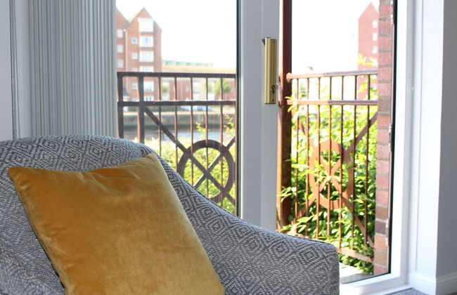 Riverside Apartment - Foto 20