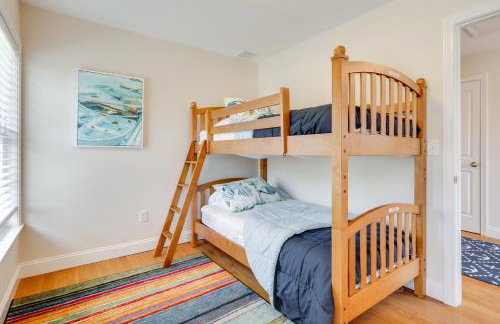 Walk to Pawcatuck River Family-Friendly Home! - Foto 23