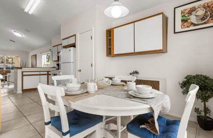 Upstay 3BR Family-Friendly Stylish Retreat w Patio - Foto 6