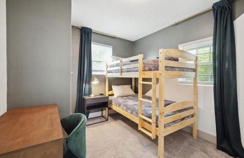 Tropical Oasis - Pool + Beach Volleyball + Firepit - Foto 37