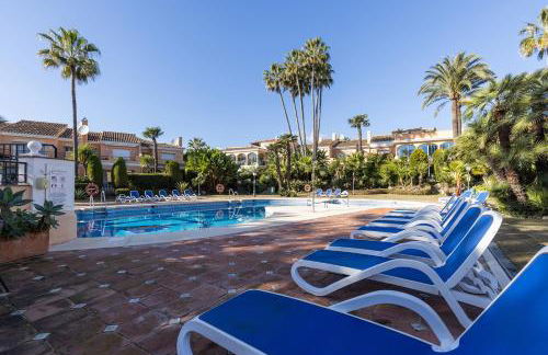 Large Ground Floor Apartment with Private Garden and Beach Access - Photo 59