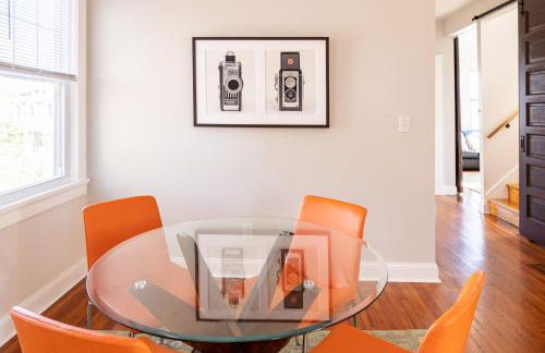 Contemporary 3-Bedroom Home with Balcony in RVA - Foto 36