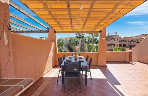 Prachtig penthouse met zeezicht en groot zonneterras - Photo 2