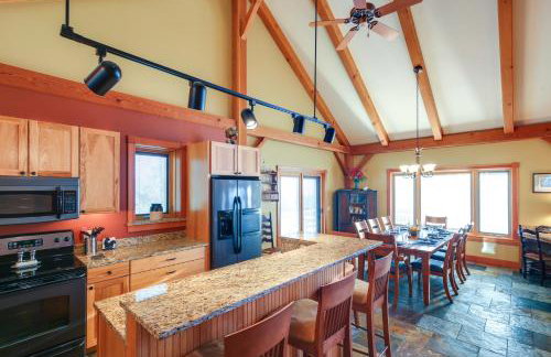 Lake View Champlain Home with Hot Tub and Sauna! - Foto 8