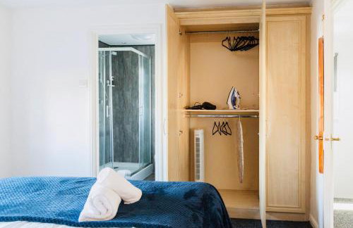 Cozy 3-Bed Retreat Near Manchester Airport Ideal for Families & Groups - Foto 42