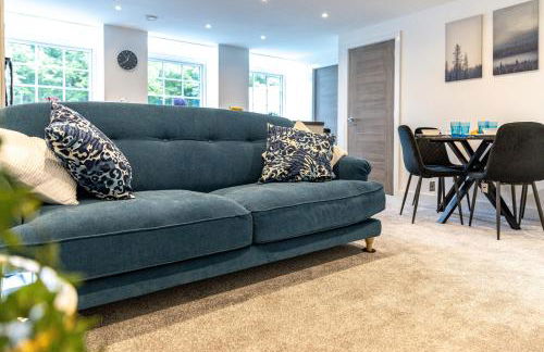 2-Bedroom Contractor Stay - Gated Parking & Fast WiFi - Photo 1