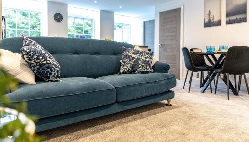 2-Bedroom Contractor Stay - Gated Parking & Fast WiFi - Foto 1