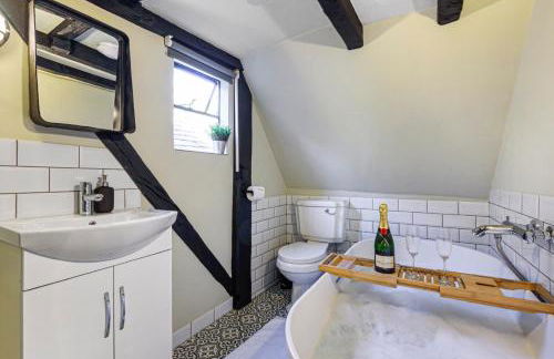 3 bedroom 17th Century Cottage - Photo 17