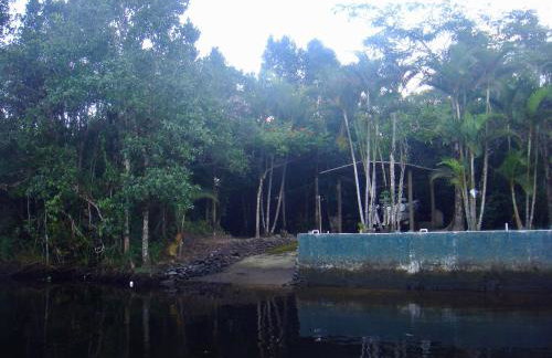 Casa Enorme para 12 pessoas, 4 suites e um fundo com 18mil metros de mata e um pier no rio que sai para o mar-Internet 100MB - Photo 33