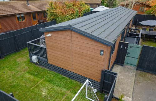 York Family Luxury Cabin with hot tub - Photo 11