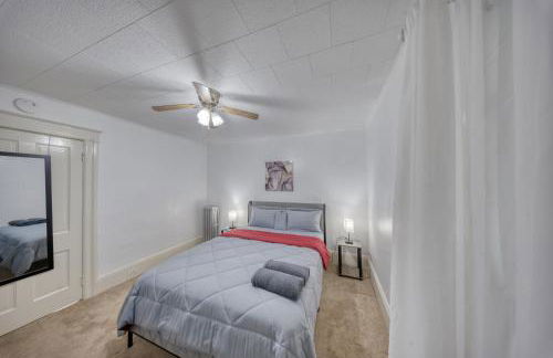 Charming 2-Bedroom, 1-Bath Getaway - Foto 5