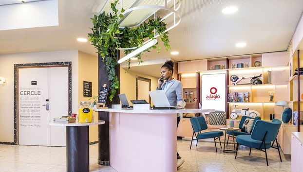 Mostrador de check-in y check-out