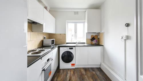 Great spacious 2 bedroom flat - Photo 2, stove, pet friendly, toaster, minibar