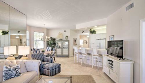 Waterfront Condo with Lanai and Views - Walk to Beach! - Foto 3